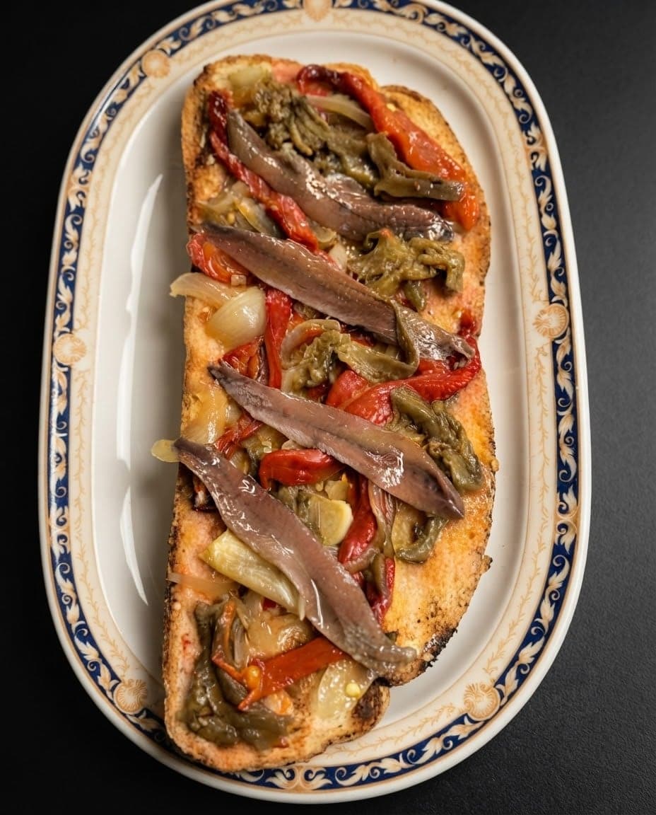 Tosta de escalivada con anchoas